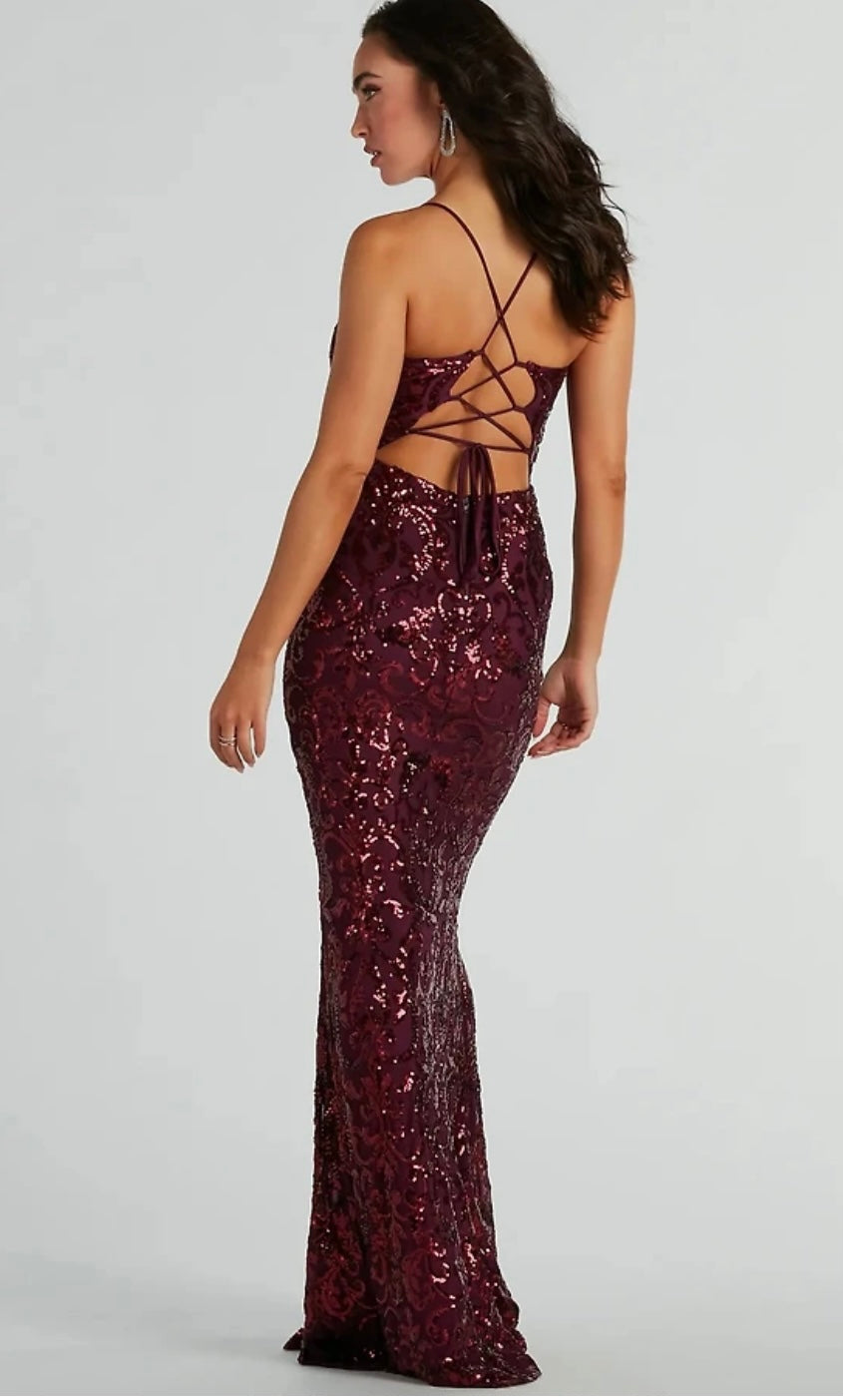 Windsor Bethanie gown burgundy