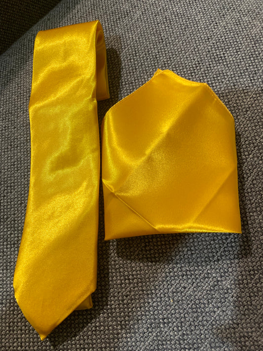 No brand tie and pocket square yellow